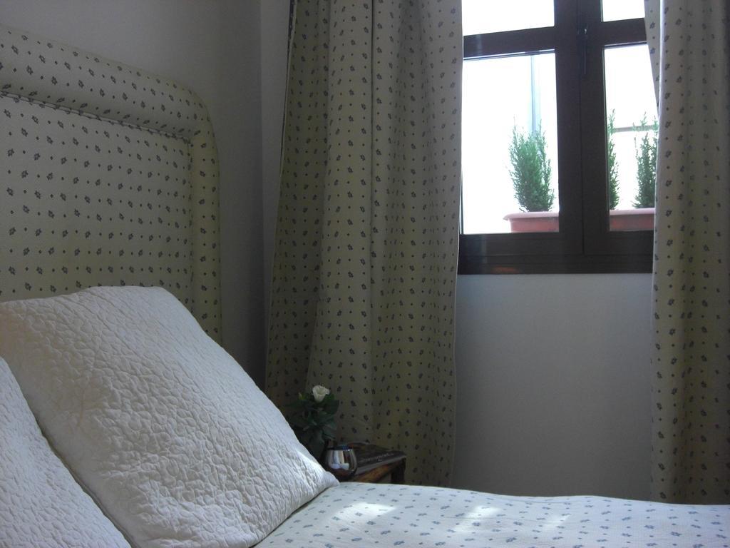 Penthouse Puerta De La Juderia Apartment Cordoba Room photo